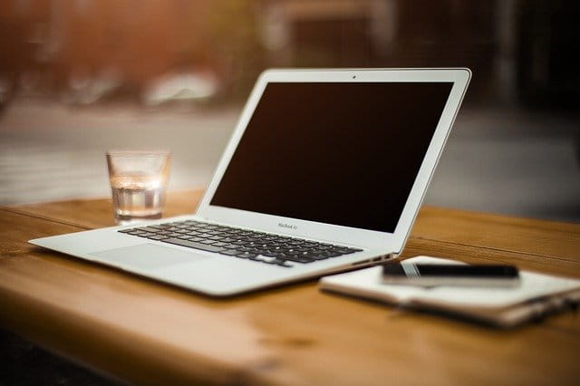 Acquistare un nuovo laptop: 5 fattori da considerare